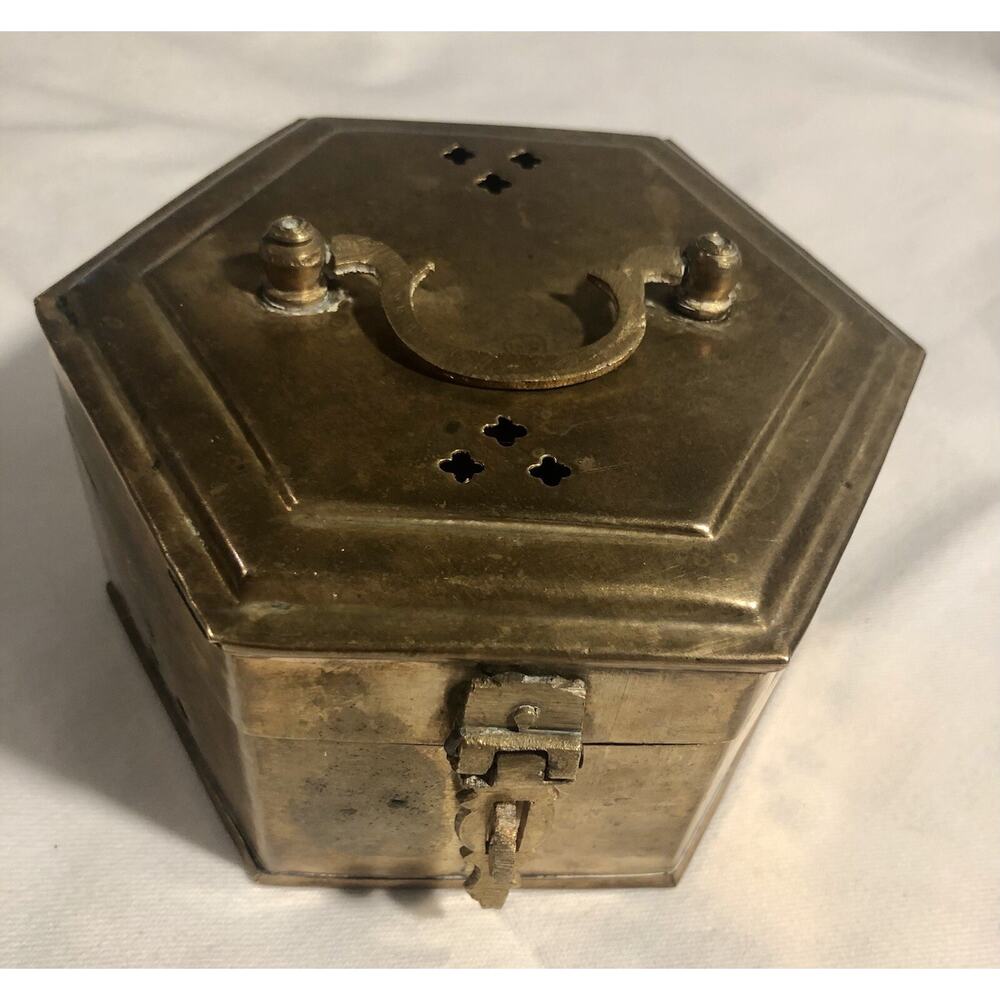 Vintage Pierced Brass Hinged Incense Trinket Box 6 Sided Made In India w/ Latch
